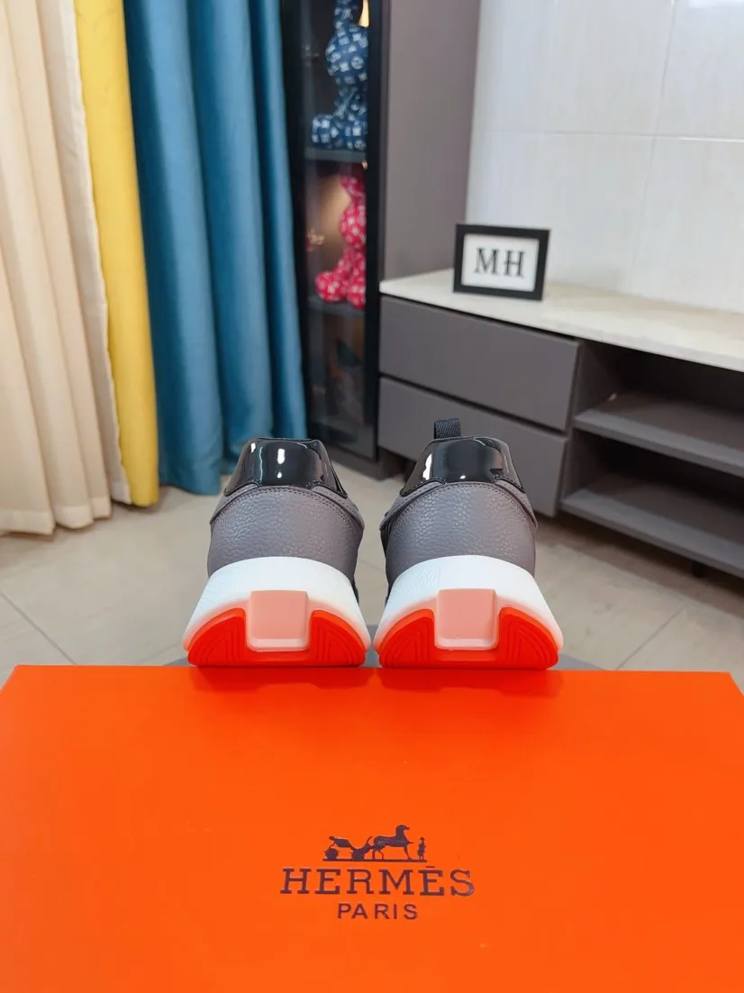 Men's shoes 💰460🌸🌸【HERMES】Hermès high-end quality original shoe upper: 🔝tumbled calfskin, suede calfskin, shoe body sewn H totem, outsole: ultra-light TPU foam·rubber; two-color molded outsole, ultra-high quality control·fine workmanship: highlighting (high-end·luxury·grade) 38-44 (45 can be customized)